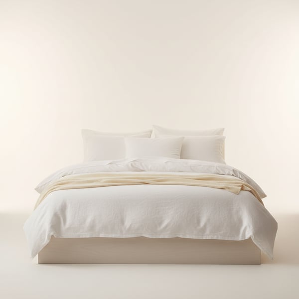 Pristine Linen Bedding Ensemble
